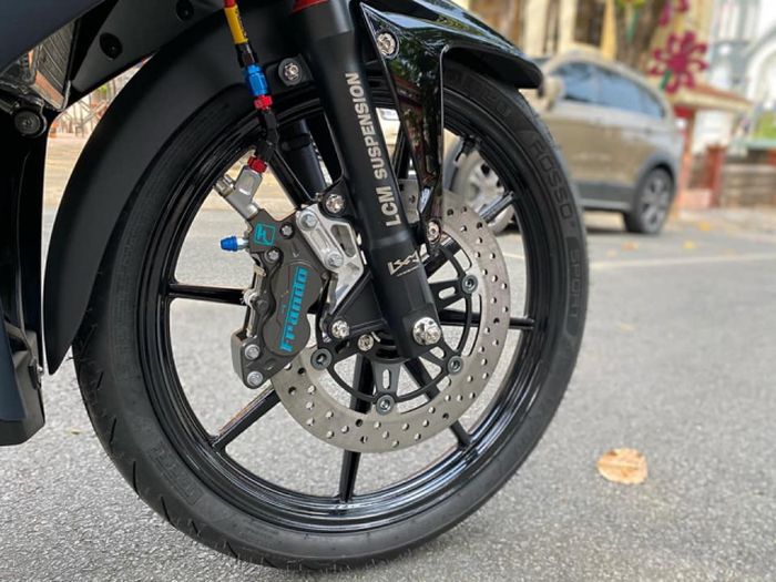 Kaki depannya mendapat full upgrade