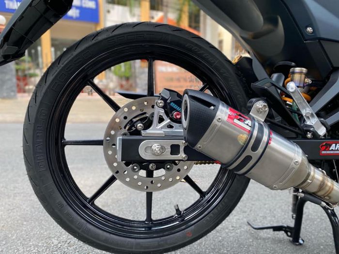 Sektor mesin mendapat exhaust system AHM M3