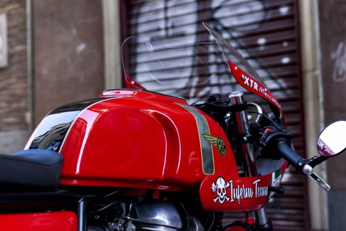 Fairing dan tangki diganti dengan model kustom