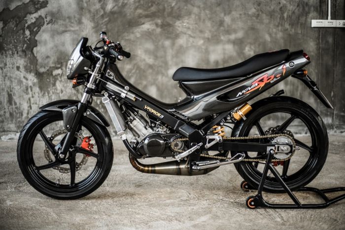 Swingarm memakai milik Honda Supra GTR 150 dan shock Ohlins