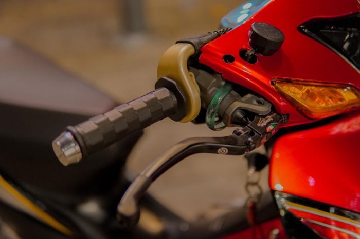 Master rem diganti Brembo dan disandingkan dengan gas spontan Domino