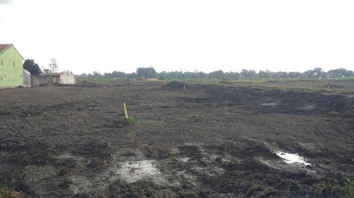 Rumah warga yang diratakan dengan tanah karena terdampak proyek Tol Yogyakarta-Solo dan Tol Yogyakarta-Bawen .