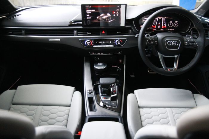 Interior New Audi RS4 Avant 