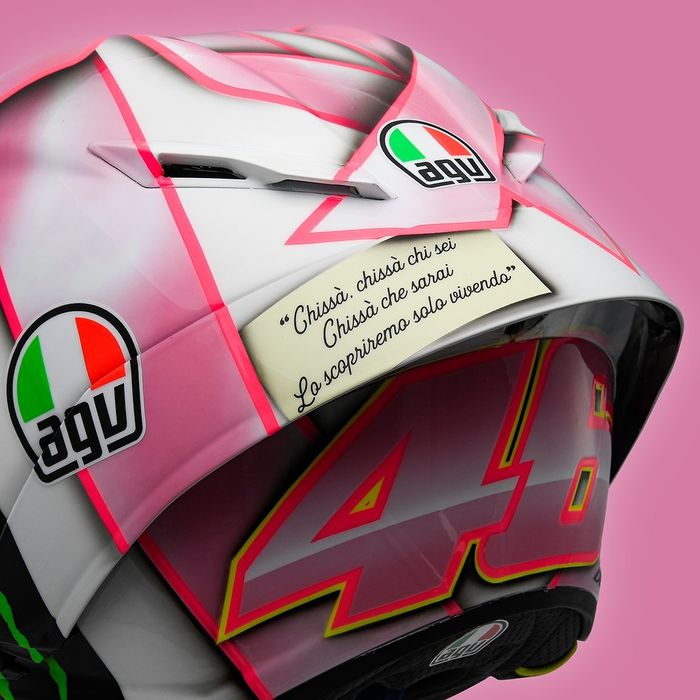 Helm spesial Valentino Rossi di MotoGP San Marino 2021