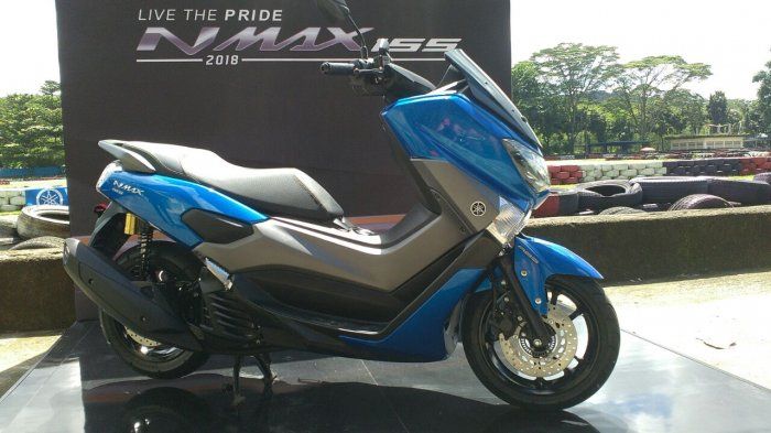 ilustrasi Yamaha NMAX 155 warna biru