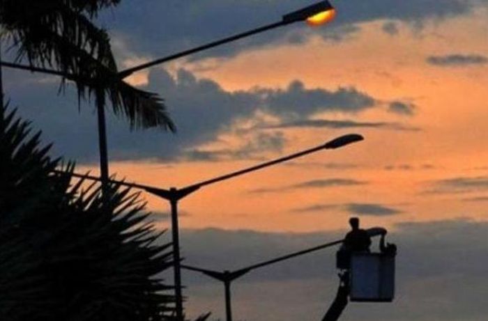 Ilustrasi lampu jalan