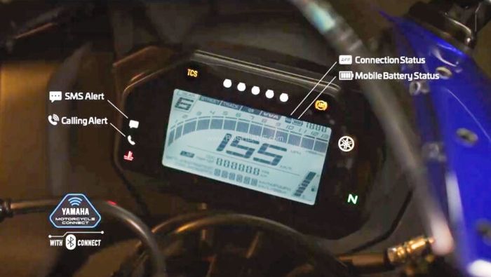 Panel instrumen digital LCD di Yamaha R15M, dilengkapi konektivitas bluetooth.