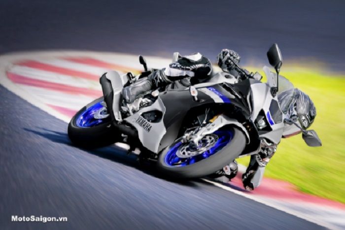 Resmi dirilis motor sport baru Yamaha R15M, punya desain, spek dan fitur istimewa, harga setara Yamaha NMAX.
