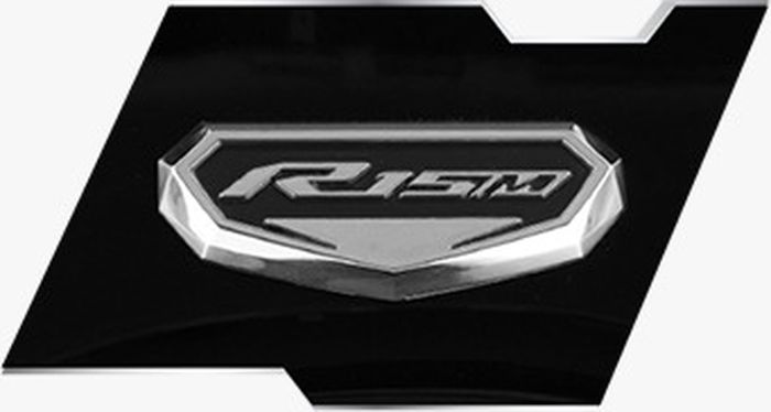 Ada emblem 3D khusus R15M