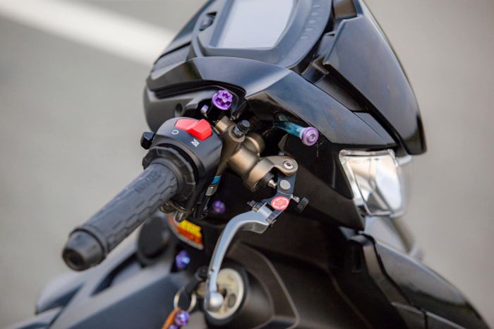 Area kokpit hanya diberikan master rem RCB