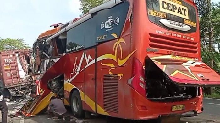 Bus Sugeng Rahayau terjang truk kontainer