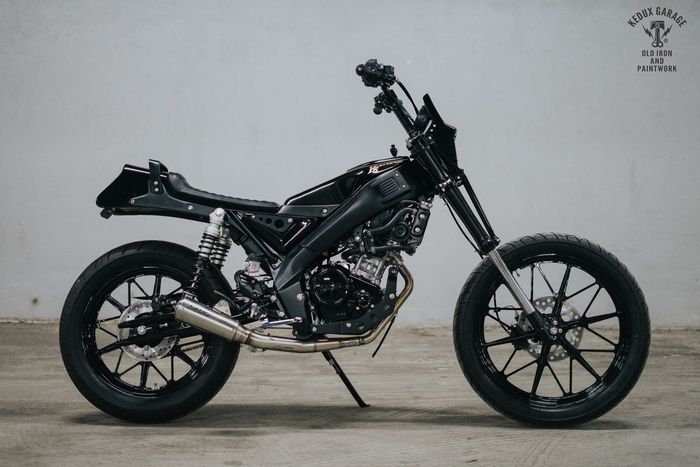 Yamaha XSR 155 Black Dog (Kedux Garage)