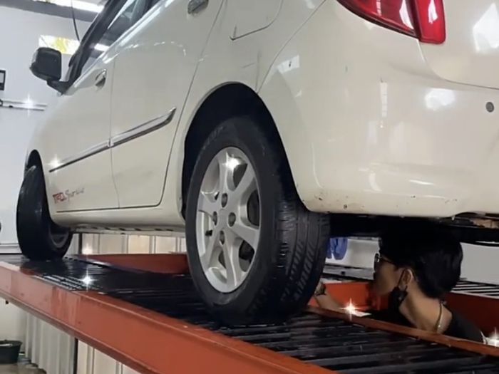 ILUSTRASI. Proses Undercarriage Cleaning