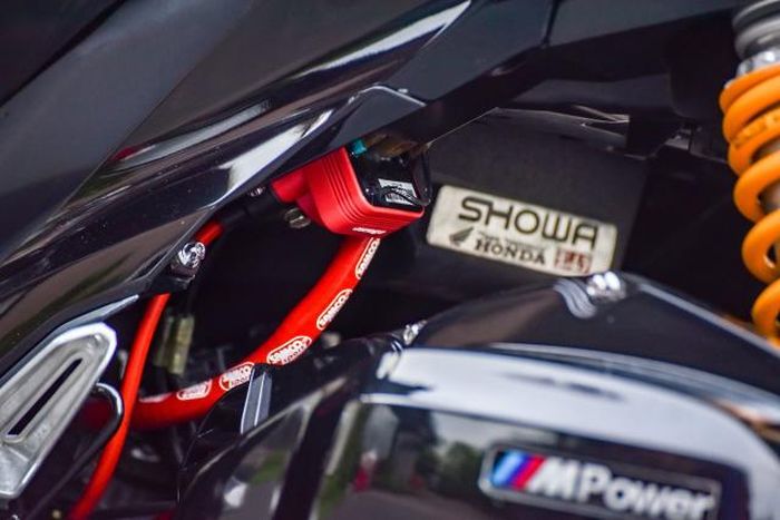 Sektor mesin dipasang Aracer Power Spark untuk meningkatkan performa mesinnya.