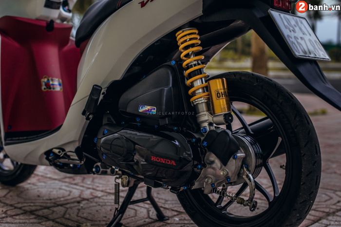 Shock belakang diganti dengan Ohlins