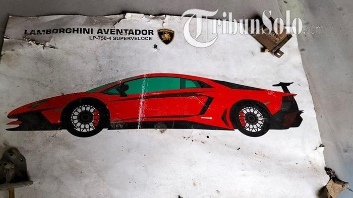 Gambar yang jadi acuan Supriyanto untuk membuat Lamborghini Aventador Superveloce KW.