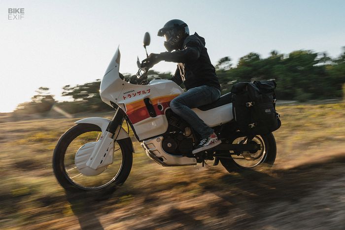 Restomod Honda XL600V Transalp yang mempesona