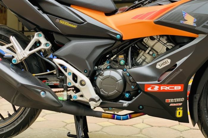 Sektor mesin diberi leher knalpot titanium