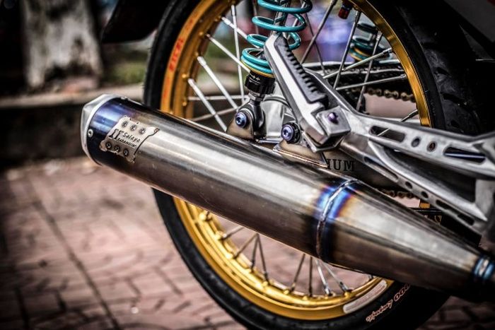 Mesinnya mendapat exhaust system IT Salaya