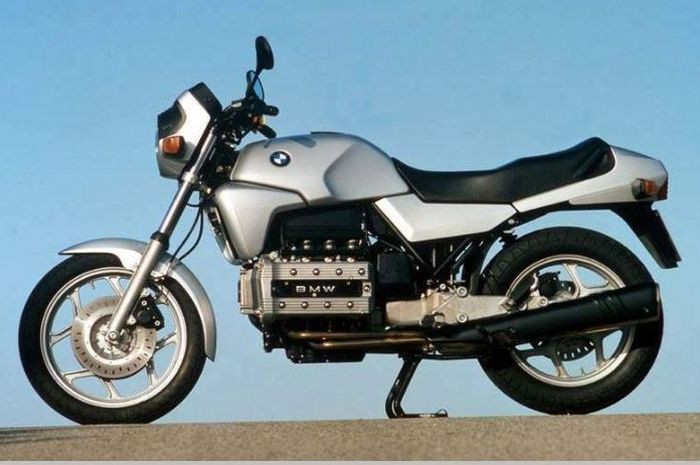 Seperti ini tampang asli BMW K100, culun kan?