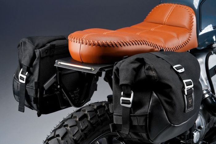 Subframe dirombak dan dipasangi jok kustom elegan