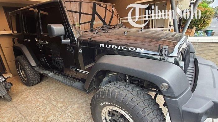 Penampakan Jeep Wrangler Rubicon nopol B 1300 UCY yang hilang di Perumahan Hunian 2 , Desa Gentan, Kecamatan Baki, Kabupaten Sukoharjo, Jawa Tengah