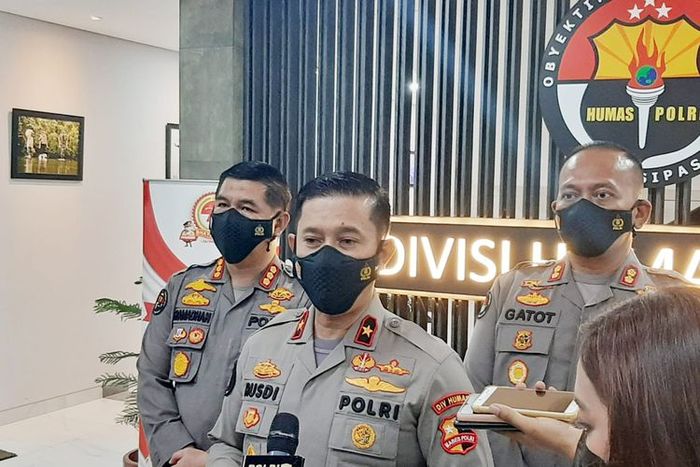Kepala Biro Penerangan Masyarakat Divisi Humas Polri Brigjen Pol Rusdi Hartono di Mabes Polri, Jakarta, memberikan keterangan terkait penemuan rekening jumbo Rp 120 triliun