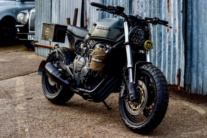 Ubahan yang dilakukan tak banyak dan hanya menguatkan kesan militer