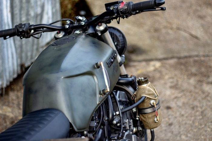 Tangki kustom yang tampak sangar dan keren