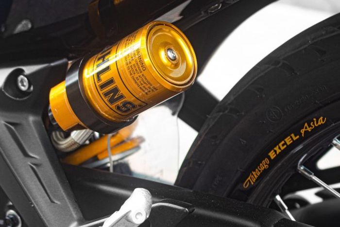 Shock belakang kini memakai Ohlins
