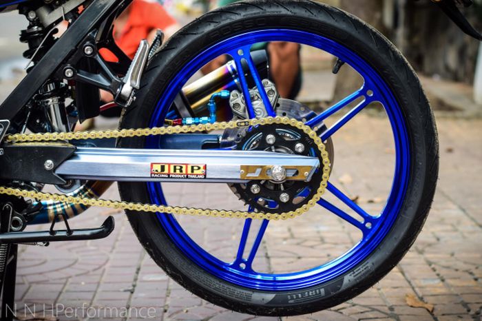 Swingarm diganti dengan produk JRP