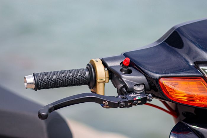 Master rem memakai Brembo RCS dan disandingkan dengan gas spontan Domino