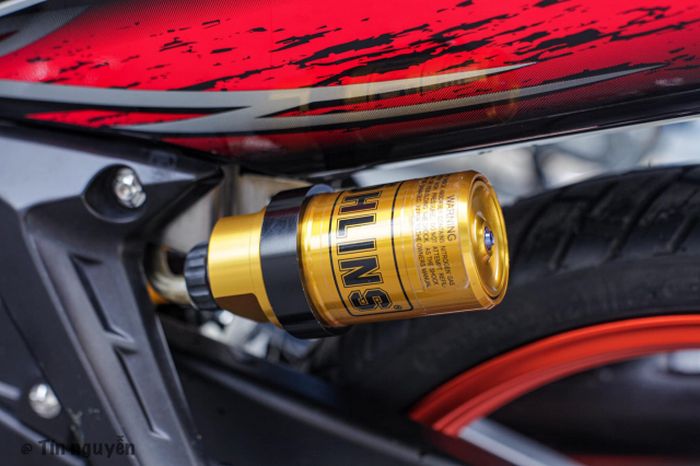 Suspensi belakang diganti dengan shock Ohlins