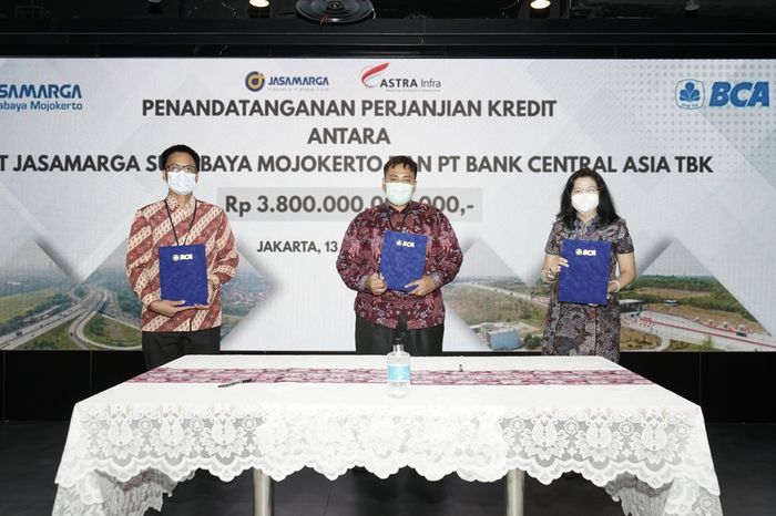 PT Jasamarga Surabaya-Mojokerto (JSM) memperoleh fasilitas pembiayaan kredit sebesar Rp 3,8 T dari Bank BCA.