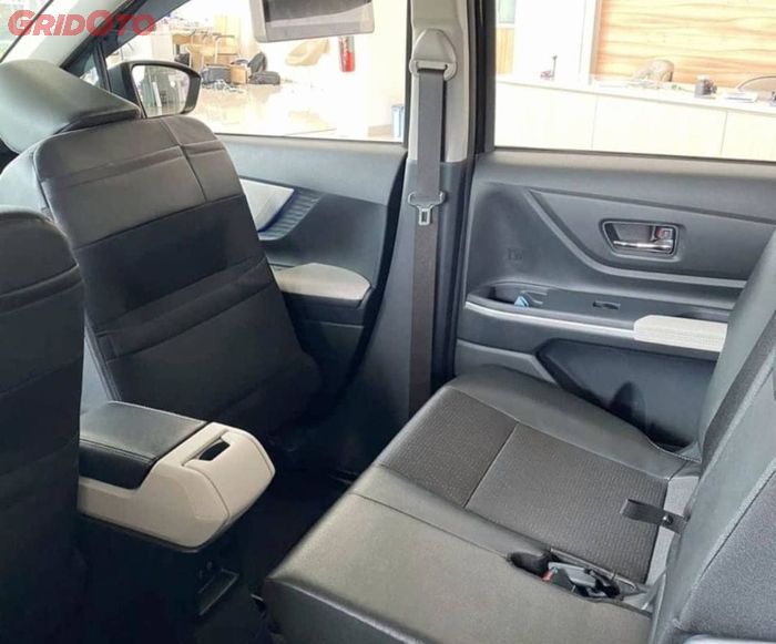 detail jok baris kedua Toyota Veloz generasi baru