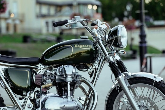 Area kokpit dibuat minimalis dan dipadukan tangki bawaannya