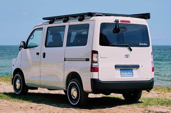 Modifikasi Daihatsu Gran Max garapan bengkel Santa Rosa, Jepang