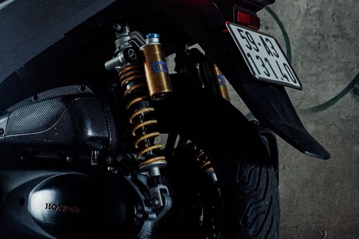 Suspensi belakang diganti dengan produk Ohlins