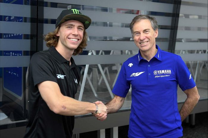 Darryn Binder dan Lin Jarvis. Loncat dari Moto3 ke MotoGP di 2022