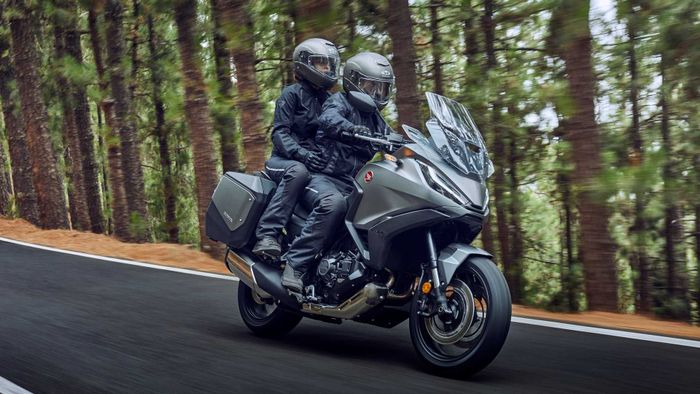 Motor touring baru Honda NT1100 2022 resmi rilis, mesin besar harga tembus segini.