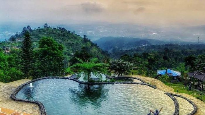 Wisata perbukitan Umbul Sidomukti di Semarang
