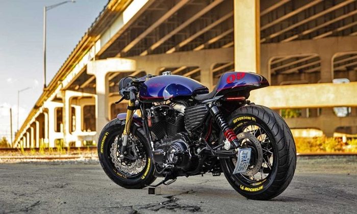 Harley-Davidson Sporster cafe racer yang mempesona