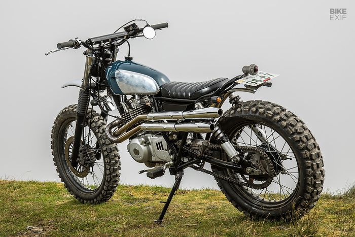 Suzuki TU250 Grasstracker Big Boy scrambler yang mempesona