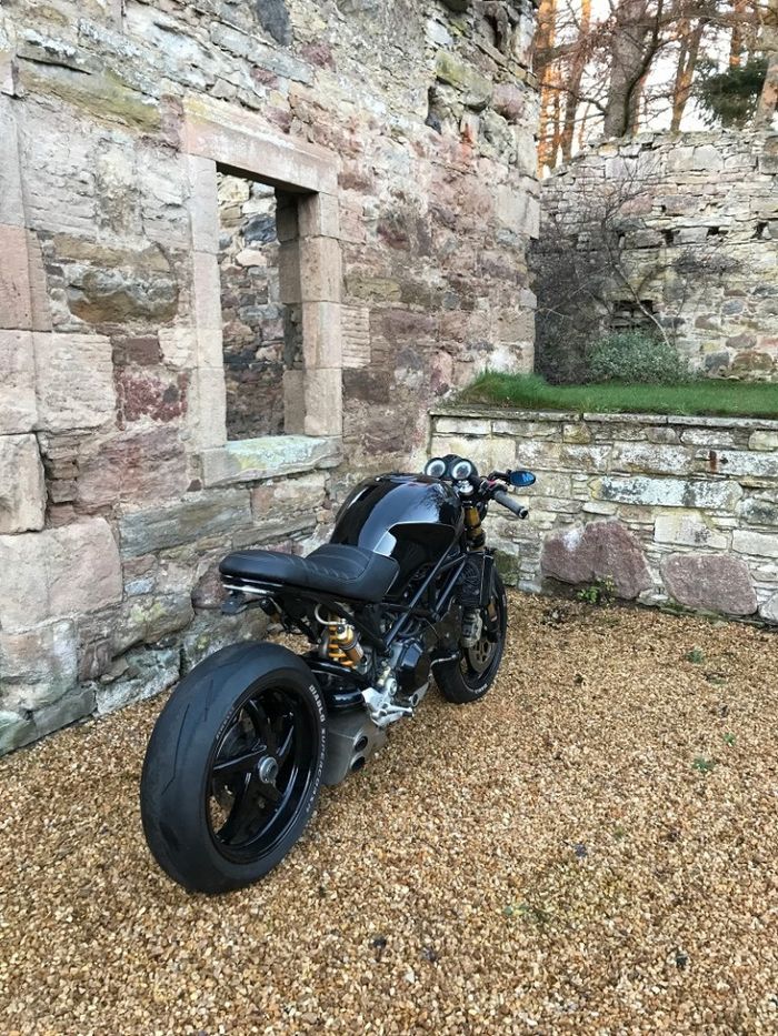 Kaki-kaki masih cukup standar dan bodi-bodi mendapat ubahan ringan