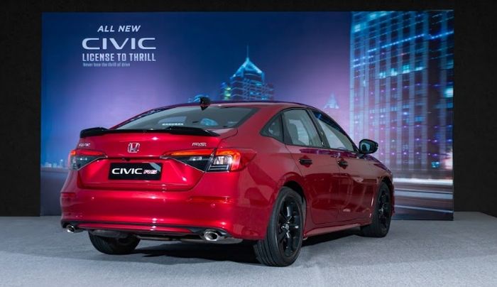 Buritan Honda Civic RS tampak seksi