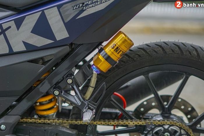 Suspensi belakang diganti dengan shock Ohlins