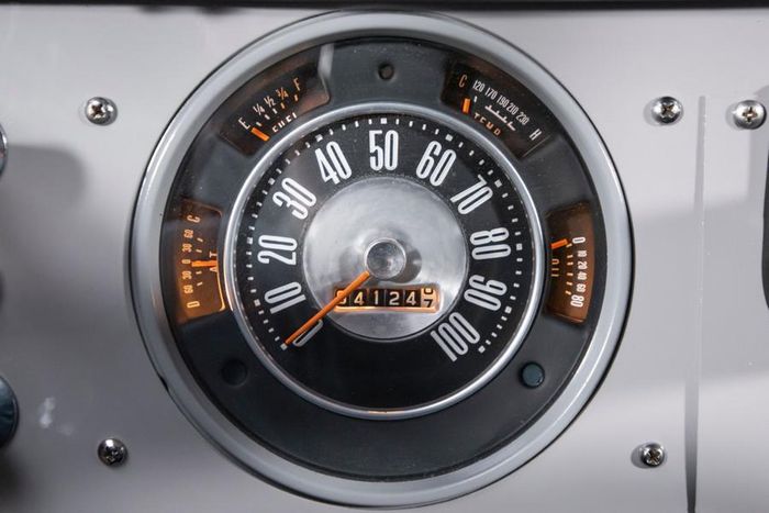 Odometer Ford Bronco 1966 ini tidak melebihi 6.637 km 