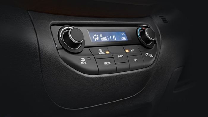 Panel AC digital dengan fitur auto dan heater