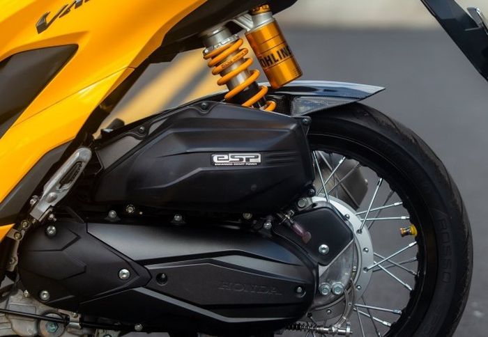 Suspensi belakang diganti dengan shock Ohlins