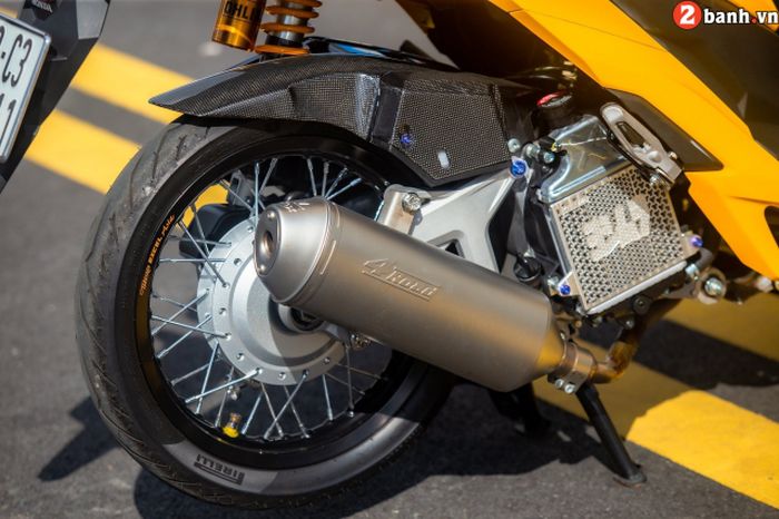 Sektor mesin mendapatkan exhaust system LeoVince 4Road